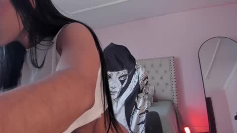 Snapshot of naomibrinks1 chatting on November 2025 05:15:01 PM Heidy online show from November 2025 05:15:01 PM