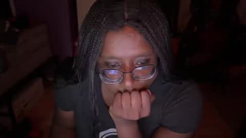 Naomi online show from October 2025 10:20:02 PM