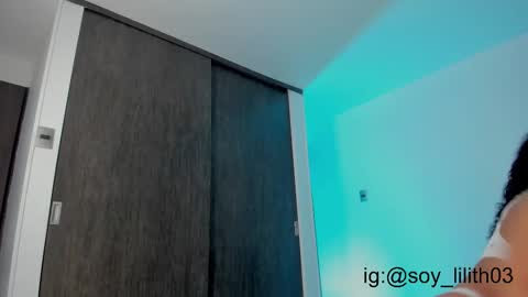 Naomi  online show from November 2025 02:43:02 AM