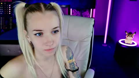 Snapshot of naomihita chatting on November 2025 05:01:02 PM naomihita online show from November 2025 05:01:02 PM