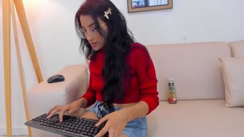 naomiiii   online show from December 2024 11:53:02 PM