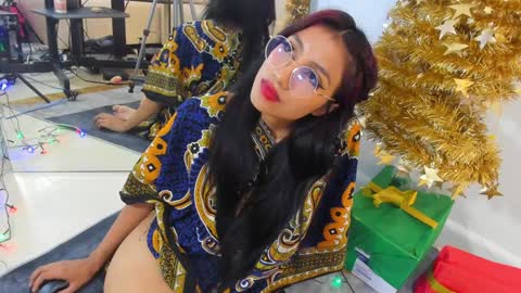 naomiiii   online show from January 2025 10:22:02 PM