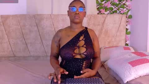 Snapshot of naomiivega chatting on October 2025 09:37:02 PM naomiivega online show from October 2025 09:37:02 PM
