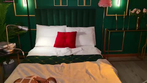 Snapshot of naomimur chatting on October 2025 05:15:01 AM Naomi online show from October 2025 05:15:01 AM