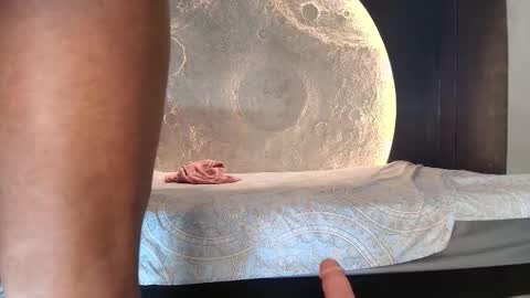 Naomi Qeents online show from November 2025 02:57:02 PM