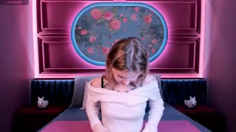 Naomi online show from October 2025 07:23:02 PM