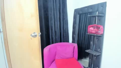 naomiwildburn online show from December 2024 06:17:02 AM