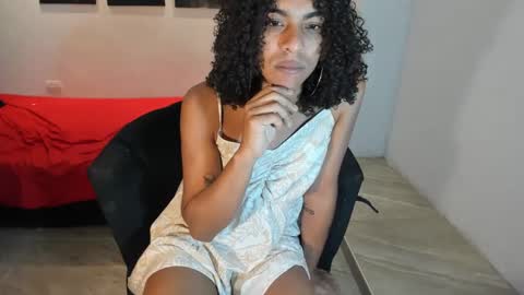 naomiwildburn online show from October 2025 05:00:01 PM