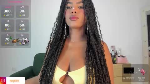 Snapshot of naomixjones1 chatting on October 2025 09:22:01 PM Naomi online show from October 2025 09:22:01 PM