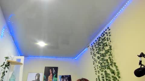 naomy online show from December 2024 11:06:02 PM