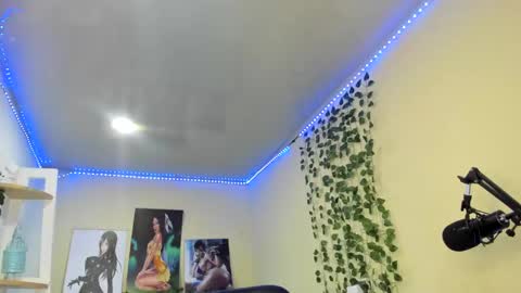 naomy online show from December 2024 02:10:02 AM