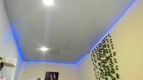 naomy online show from January 2025 01:23:02 AM