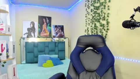 naomy online show from February 2025 10:32:02 PM