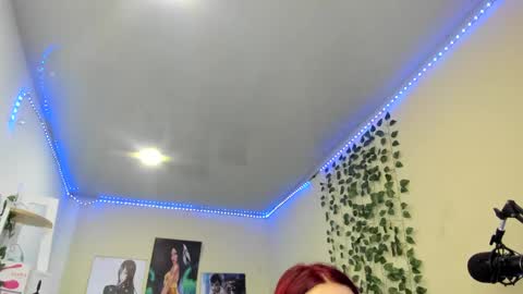 naomy online show from February 2025 01:36:01 AM