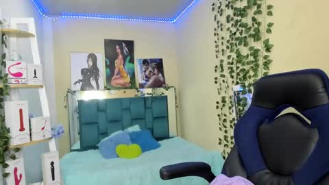 naomy online show from February 2025 08:09:02 PM