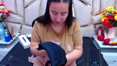 Snapshot of naomyprinces_ chatting on January 2025 02:36:01 PM Bulma Heidi online show from January 2025 02:36:01 PM