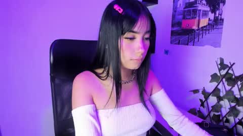 Snapshot of naomywatsonm chatting on November 2025 02:28:01 PM Naomy Watson online show from November 2025 02:28:01 PM