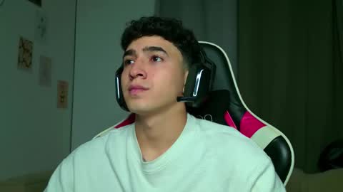 sebastian online show from October 2025 04:18:02 AM