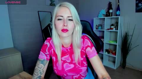 Snapshot of nastasya_cute chatting on October 2025 01:42:02 AM Nastya online show from October 2025 01:42:02 AM