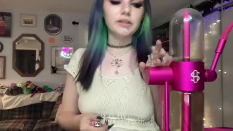     online show from September 2025 08:03:01 PM