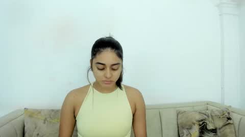 Naty  online show from November 2025 12:18:02 PM