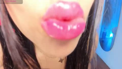 Snapshot of natalia_leon8 chatting on November 2025 04:23:01 AM Natalia Leon online show from November 2025 04:23:01 AM