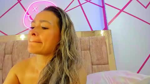 natalia_lopezz online show from March 2025 07:38:02 PM