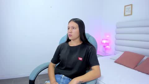 natalia_santamaria online show from November 2025 11:34:02 AM