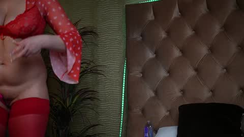 Snapshot of nataliareina chatting on January 2025 08:57:01 PM Natalia online show from January 2025 08:57:01 PM