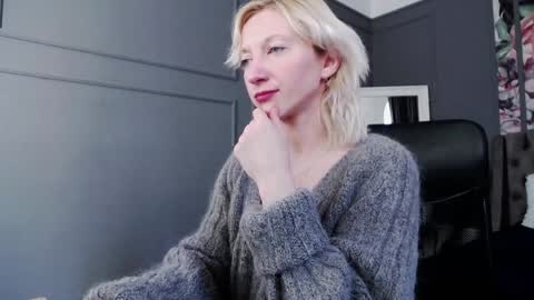 Natalie online show from December 2024 10:39:01 AM