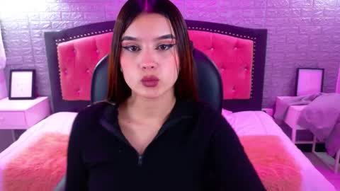 natalie  online show from October 2025 03:01:02 AM