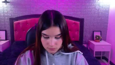 natalie  online show from October 2025 03:20:02 AM