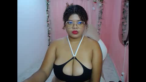 Snapshot of natalie_tits1 chatting on October 2025 04:48:01 PM natalie_tits1 online show from October 2025 04:48:01 PM