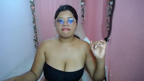 Snapshot of natalie_tits1 chatting on October 2025 09:38:01 PM natalie_tits1 online show from October 2025 09:38:01 PM