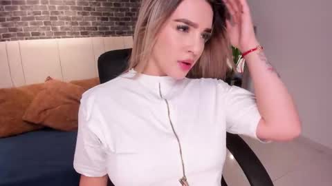 nataly_lblanck online show from November 2025 12:49:01 PM