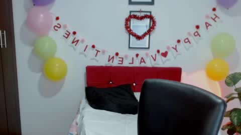 Nataly Escobar online show from September 2025 12:27:02 PM