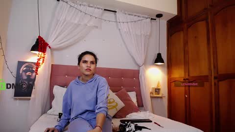 natasha online show from February 2025 03:00:01 PM