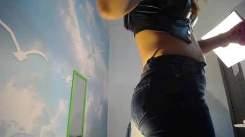 Snapshot of natasha_bernett chatting on January 2025 12:22:01 AM Natasha Bernett online show from January 2025 12:22:01 AM