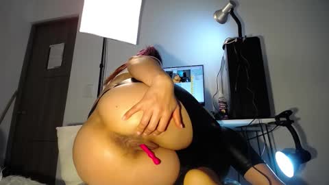 Snapshot of natasha_bernett chatting on February 2025 02:51:01 AM Natasha Bernett online show from February 2025 02:51:01 AM