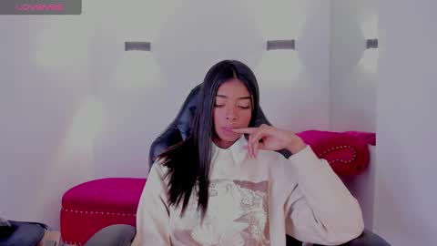 Snapshot of natasha_smith_ws chatting on February 2025 11:42:01 PM Natasha  online show from February 2025 11:42:01 PM