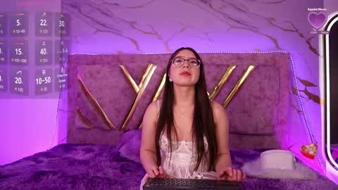 Natasha Vesper  online show from November 2025 01:33:02 PM