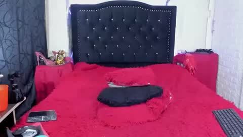 natashaburgos online show from December 2024 02:59:01 PM