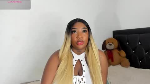 Snapshot of natassha_brown chatting on January 2025 03:22:02 AM Natassha online show from January 2025 03:22:02 AM
