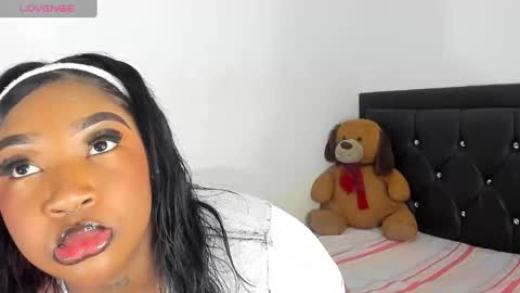 Snapshot of natassha_brown chatting on February 2025 10:37:02 AM Natassha online show from February 2025 10:37:02 AM