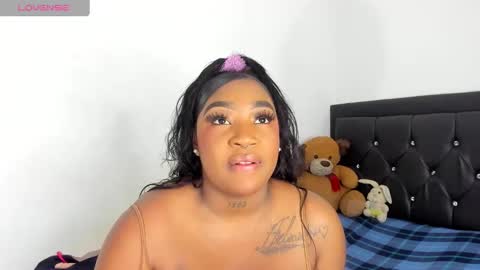 Snapshot of natassha_brown chatting on March 2025 12:07:02 AM Natassha online show from March 2025 12:07:02 AM