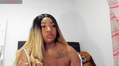Snapshot of natassha_brown chatting on March 2025 11:23:01 AM Natassha online show from March 2025 11:23:01 AM