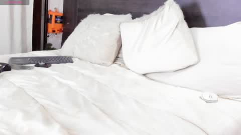 nathalyrae41 online show from December 2024 11:03:01 PM