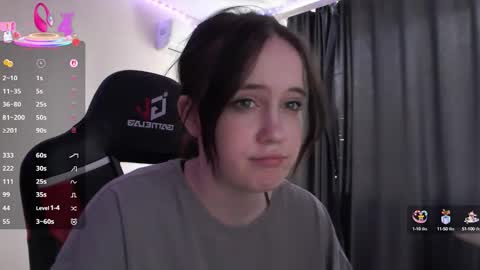 natsuki2005 online show from September 2025 09:42:02 AM