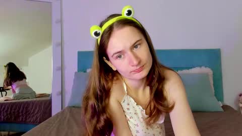 Snapshot of natural_meri_ chatting on October 2025 05:30:01 AM Meri online show from October 2025 05:30:01 AM