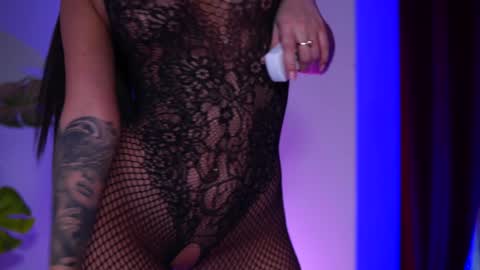 Naty online show from December 2024 08:43:02 PM